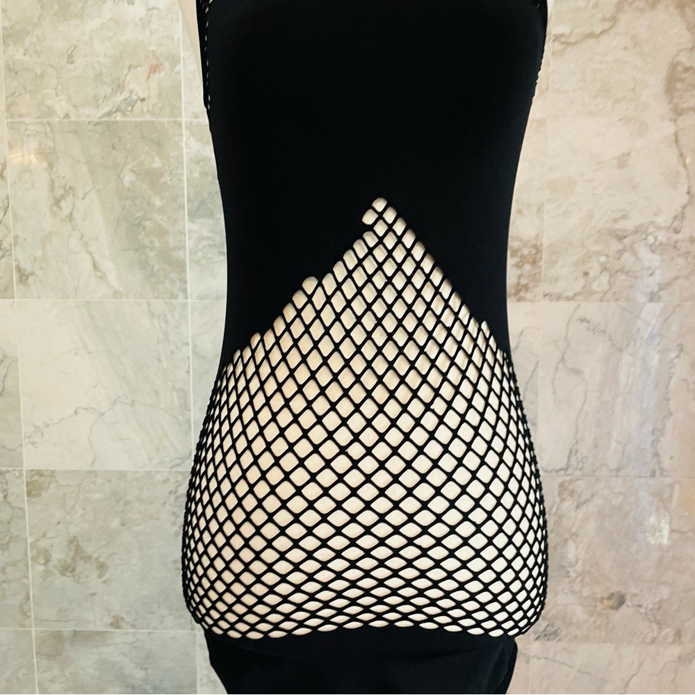 Fashion Nova What’s Your Net Worth Active Bodysuit - Picture 3 of 8